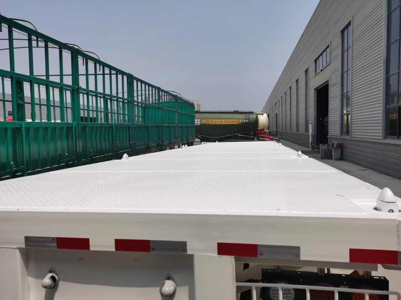 JSIE JSIE9400PBB - Semi-trailer pengangkut mobil: gambar 1 JSIE JSIE9400PBB - Semi-trailer pengangkut mobil: gambar 1