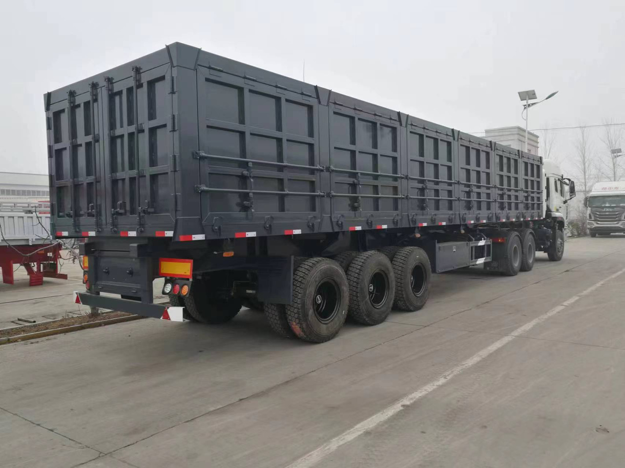 JSIE JSIE9400ZXC - Semi-trailer jungkit: gambar 3 JSIE JSIE9400ZXC - Semi-trailer jungkit: gambar 3