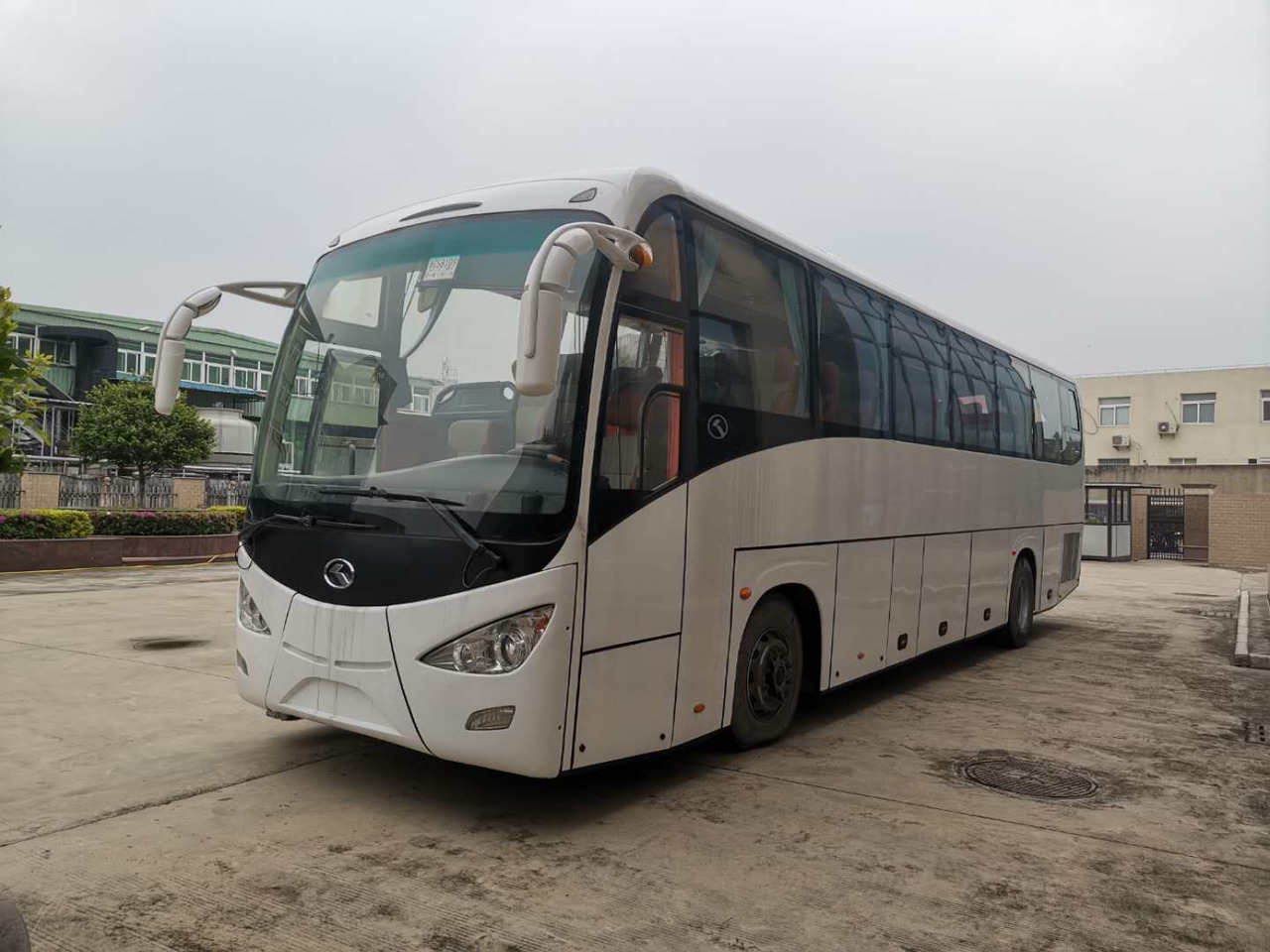 Bus pariwisata KINGLONG XMQ6127: gambar 6 Bus pariwisata KINGLONG XMQ6127: gambar 6