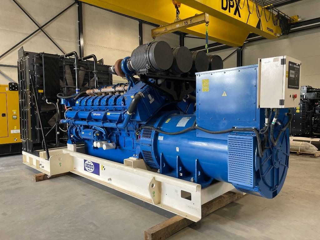 FG Wilson P2000-3 - 2000 kVA Open Genset - DPX-16033-O - Genset: gambar 5 FG Wilson P2000-3 - 2000 kVA Open Genset - DPX-16033-O - Genset: gambar 5