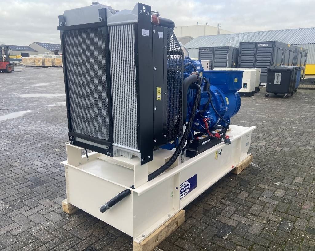 FG Wilson P250-5 - 250 kVA Open Genset - DPX-16013-O - Genset: gambar 3 FG Wilson P250-5 - 250 kVA Open Genset - DPX-16013-O - Genset: gambar 3