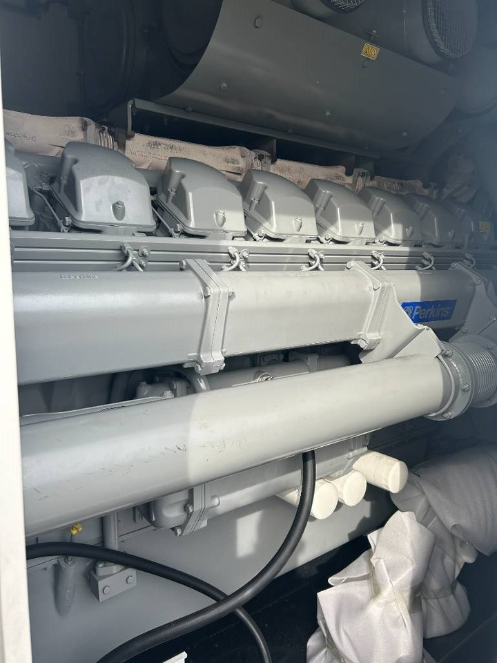 Perkins 4016-TAG2A - 2.200 kVA Generator - DPX-19826 - Genset: gambar 5 Perkins 4016-TAG2A - 2.200 kVA Generator - DPX-19826 - Genset: gambar 5