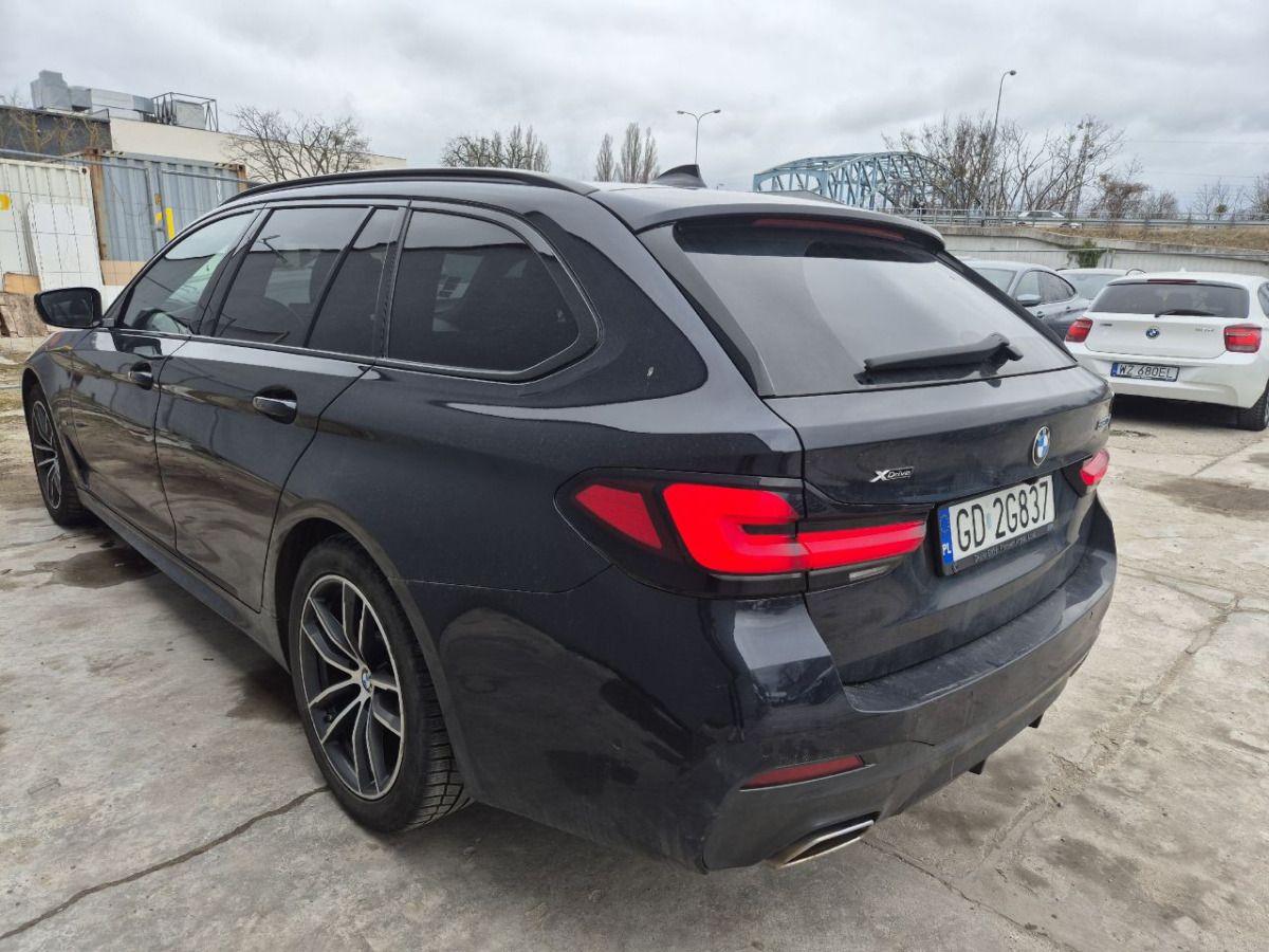 BMW 520d xDrive mHEV M Sport KOMBI - Mobil: gambar 4 BMW 520d xDrive mHEV M Sport KOMBI - Mobil: gambar 4