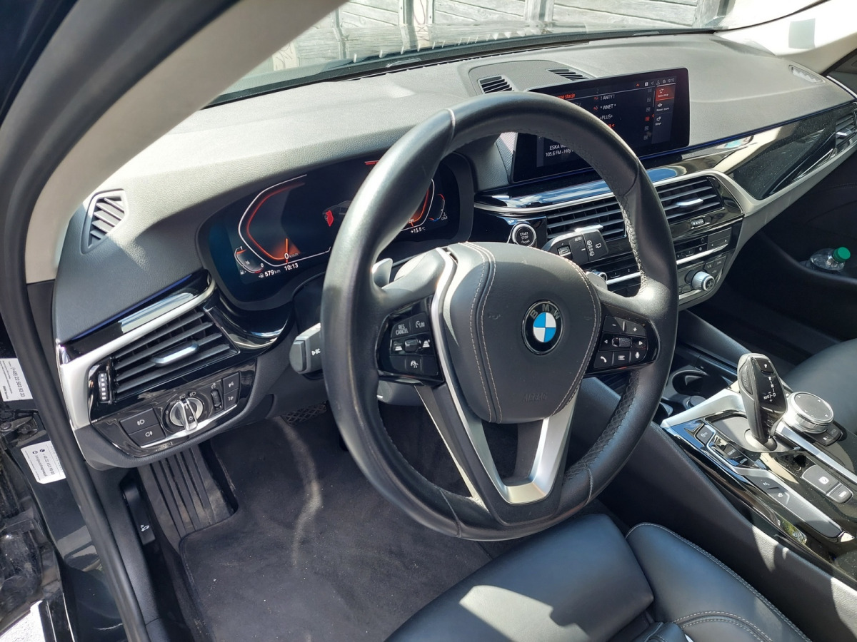 BMW 530I XDRIVE KOMBI - Mobil: gambar 5 BMW 530I XDRIVE KOMBI - Mobil: gambar 5