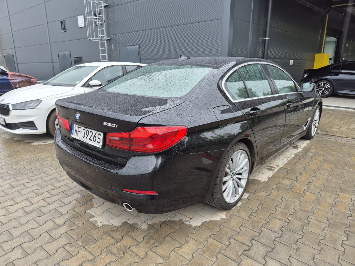 BMW 530i GPF xDrive SEDAN - Mobil sedan: gambar 3 BMW 530i GPF xDrive SEDAN - Mobil sedan: gambar 3