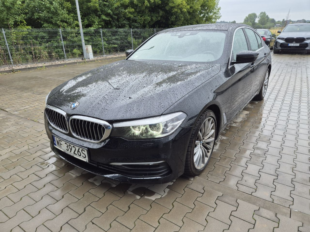 BMW 530i GPF xDrive SEDAN - Mobil sedan: gambar 2 BMW 530i GPF xDrive SEDAN - Mobil sedan: gambar 2