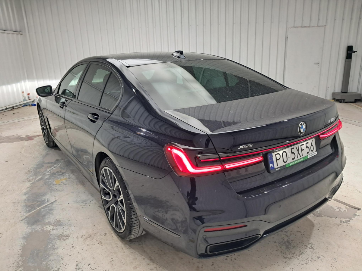 BMW 730D XDRIVE SEDAN - Mobil sedan: gambar 4 BMW 730D XDRIVE SEDAN - Mobil sedan: gambar 4
