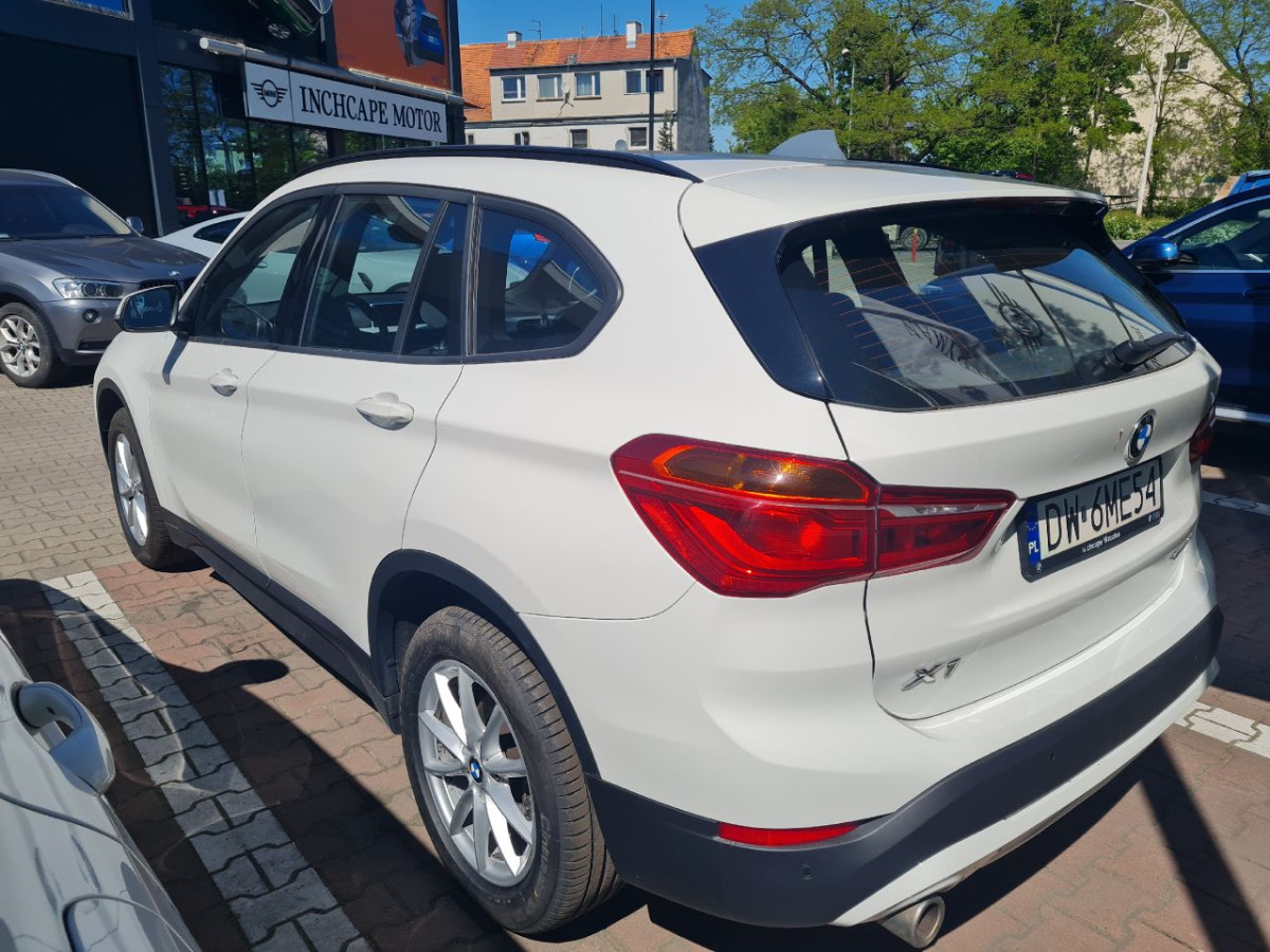 BMW X1 sDrive18i Advantage SUV - Mobil SUV: gambar 4 BMW X1 sDrive18i Advantage SUV - Mobil SUV: gambar 4