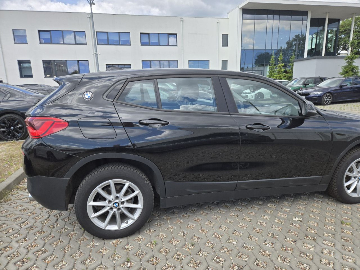 Hatchback BMW X2 sDrive18d Advantage aut HATCHBACK: gambar 7