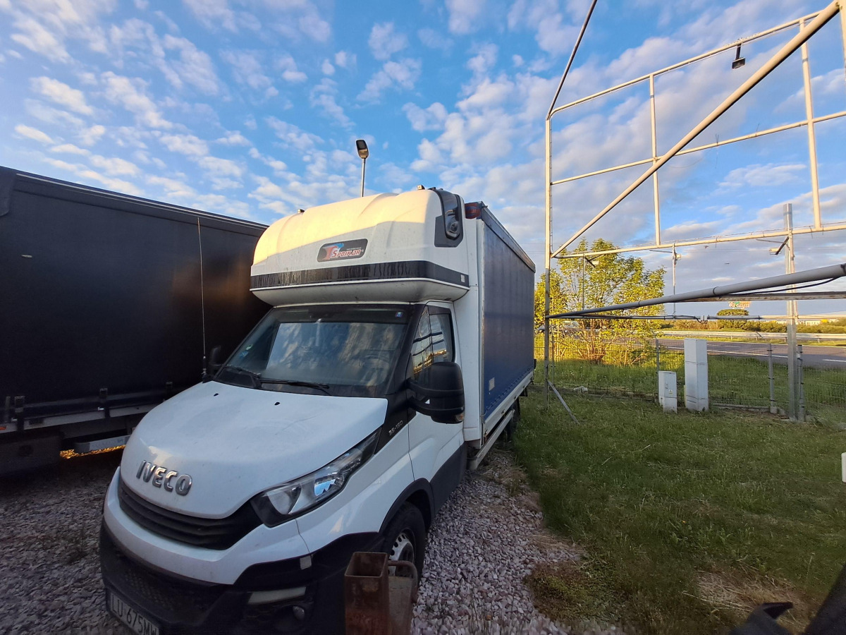 IVECO 35S18 PLANDEKA - Van dengan terpal samping: gambar 3 IVECO 35S18 PLANDEKA - Van dengan terpal samping: gambar 3