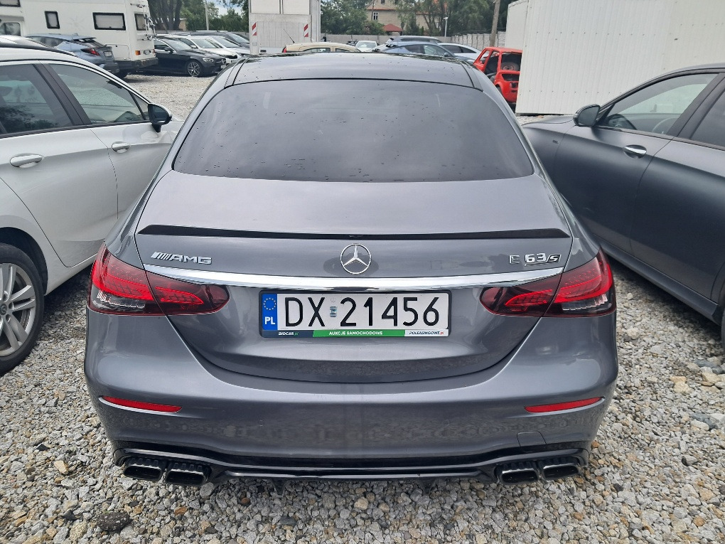 MERCEDES BENZ AMG E63S SEDAN - Mobil sedan: gambar 5 MERCEDES BENZ AMG E63S SEDAN - Mobil sedan: gambar 5