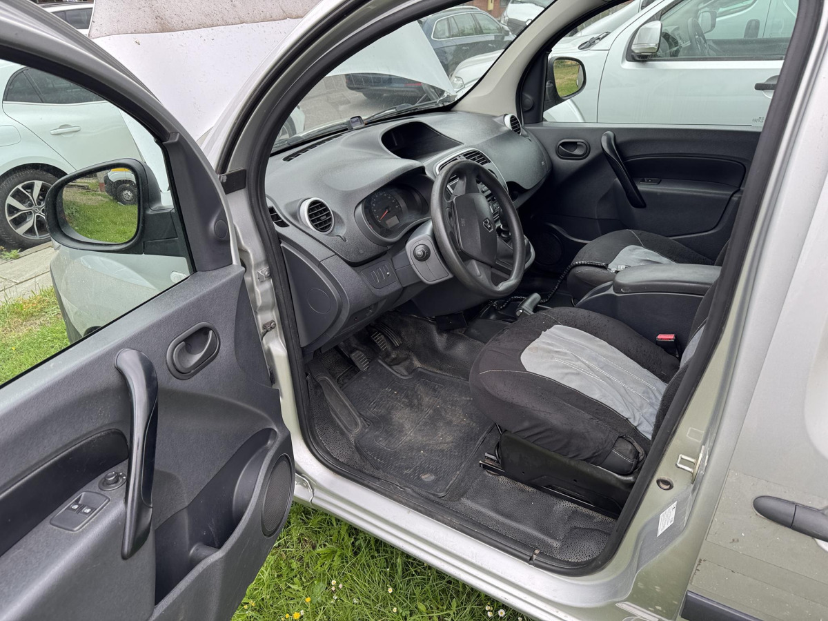 RENAULT KANGOO FURGON BLASZAK - Van panel: gambar 5 RENAULT KANGOO FURGON BLASZAK - Van panel: gambar 5