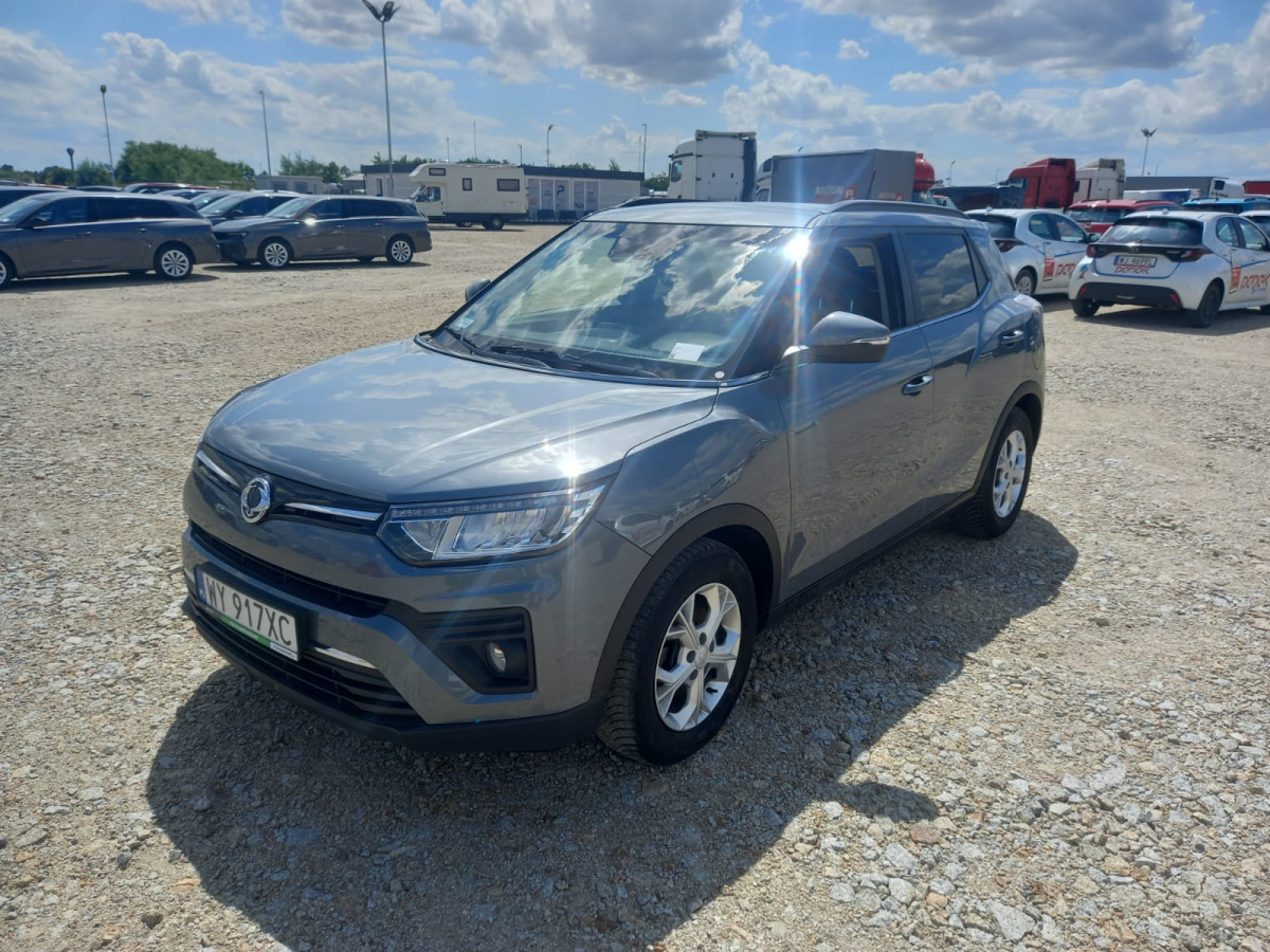 SSANGYONG TIVOLI SUV - Mobil SUV: gambar 3 SSANGYONG TIVOLI SUV - Mobil SUV: gambar 3