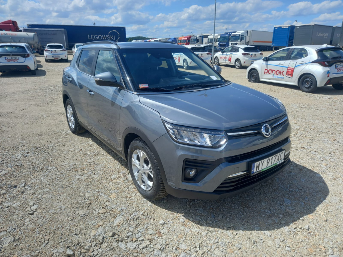 SSANGYONG TIVOLI SUV - Mobil SUV: gambar 1 SSANGYONG TIVOLI SUV - Mobil SUV: gambar 1