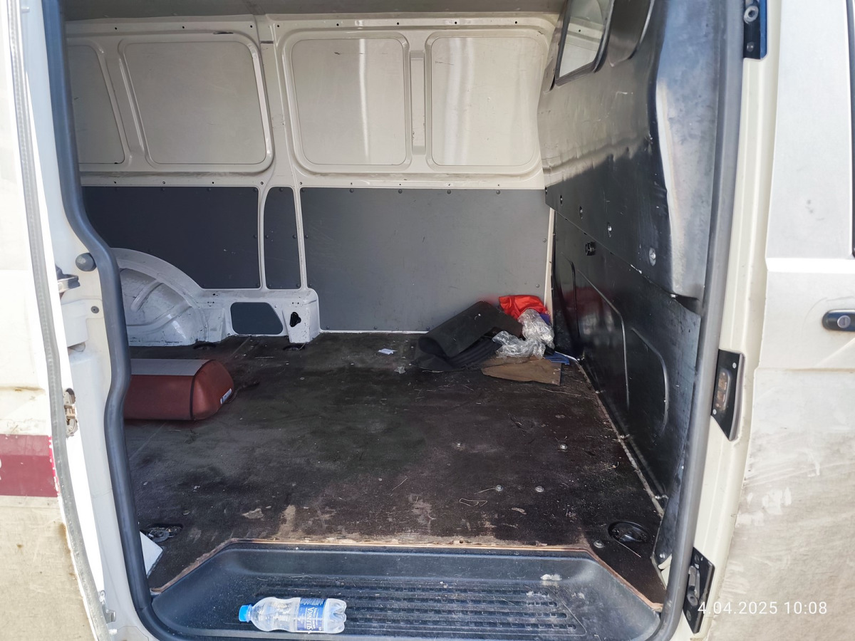 VOLKSWAGEN TRANSPORTER FURGON BLASZAK - Van panel: gambar 5 VOLKSWAGEN TRANSPORTER FURGON BLASZAK - Van panel: gambar 5