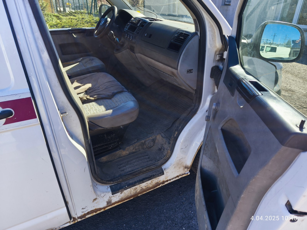 VOLKSWAGEN TRANSPORTER FURGON BLASZAK - Van panel: gambar 5 VOLKSWAGEN TRANSPORTER FURGON BLASZAK - Van panel: gambar 5