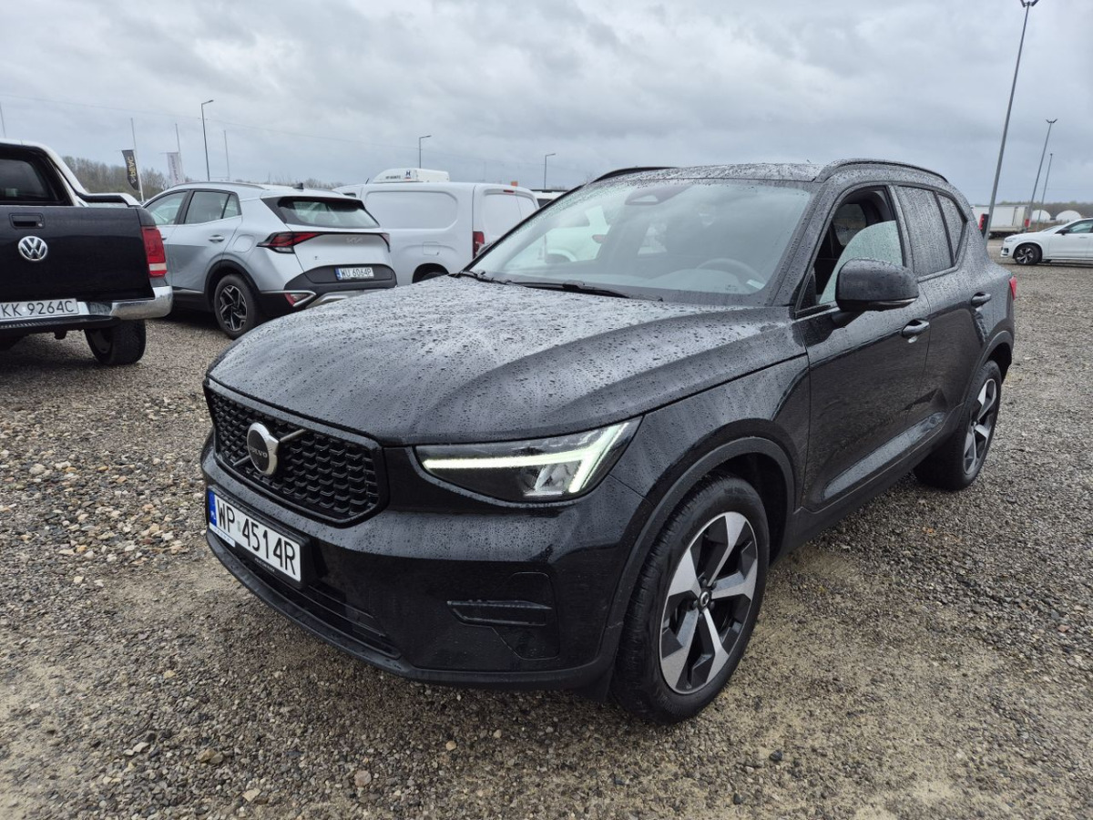 VOLVO XC40 SUV - Mobil SUV: gambar 3 VOLVO XC40 SUV - Mobil SUV: gambar 3