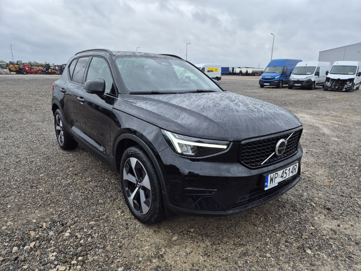 VOLVO XC40 SUV - Mobil SUV: gambar 1 VOLVO XC40 SUV - Mobil SUV: gambar 1