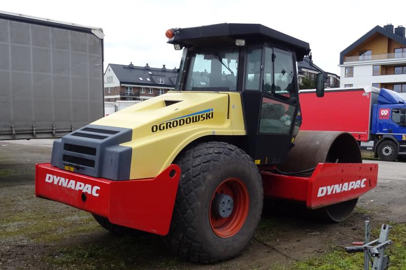 Walec DYNAPAC CA 302D 2011 - 3393 mth - CE - 15,9t - Roller: gambar 4 Walec DYNAPAC CA 302D 2011 - 3393 mth - CE - 15,9t - Roller: gambar 4