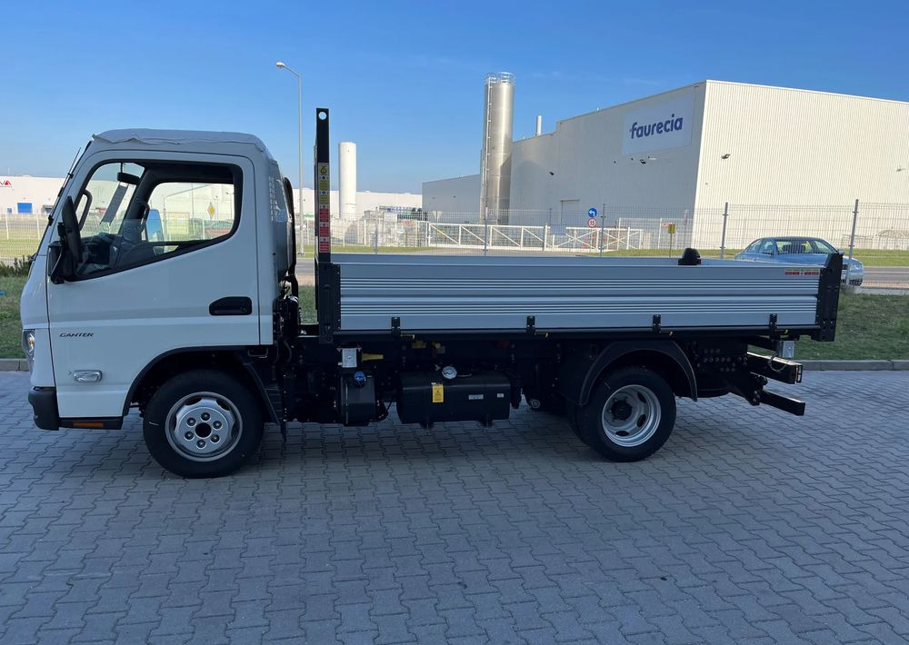 FUSO 3S13 - Truk jungkit: gambar 1 FUSO 3S13 - Truk jungkit: gambar 1