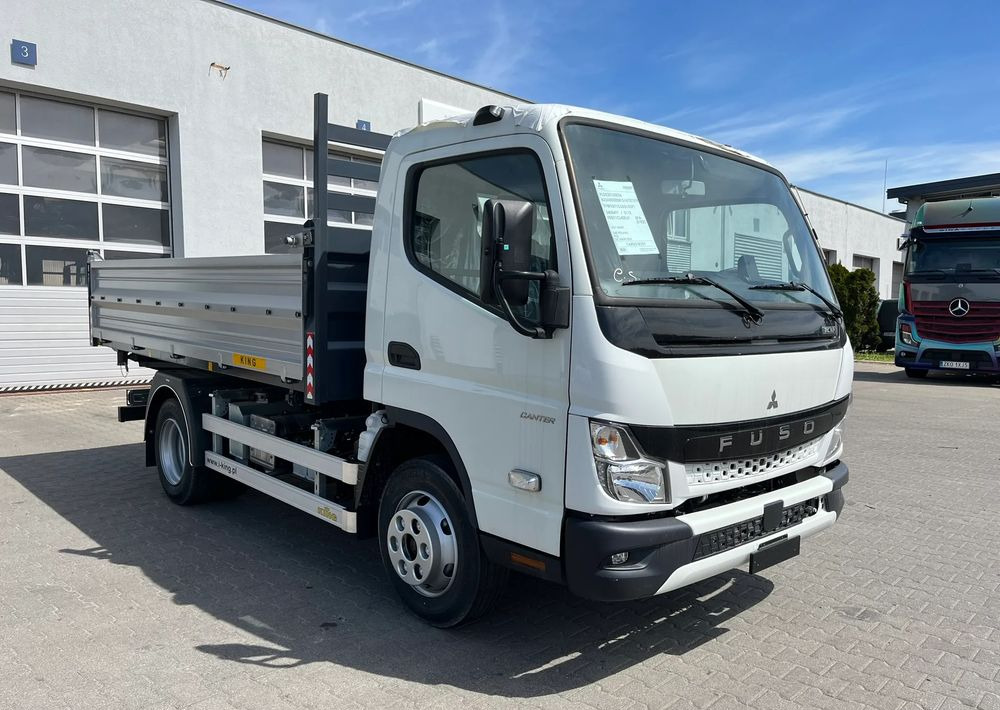 FUSO Canter 7C18 Wywrotka 3W - Truk jungkit: gambar 1 FUSO Canter 7C18 Wywrotka 3W - Truk jungkit: gambar 1