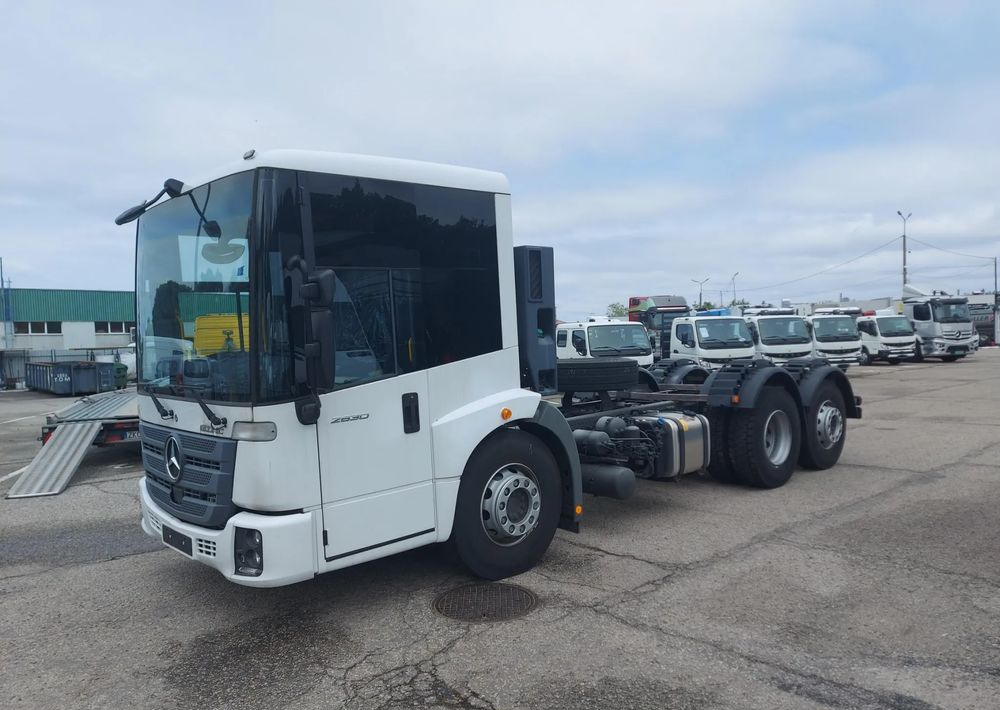 Mercedes-Benz Econic 2630 L ENA - Truk sasis: gambar 1 Mercedes-Benz Econic 2630 L ENA - Truk sasis: gambar 1