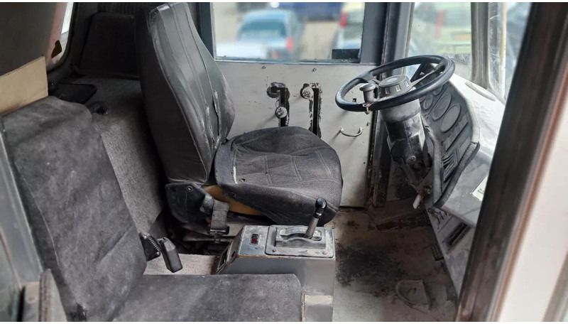 Truk batu/ Dumper iebes Hitachi Euclid R40C: gambar 11 Truk batu/ Dumper iebes Hitachi Euclid R40C: gambar 11