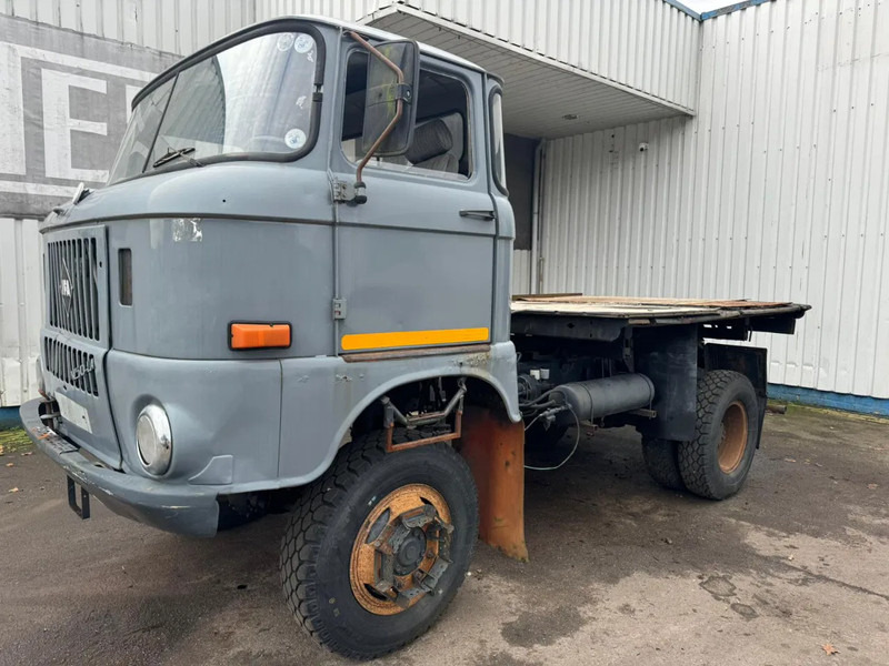 IFA W 50 LA , 4x4 - Truk flatbed: gambar 1 IFA W 50 LA , 4x4 - Truk flatbed: gambar 1