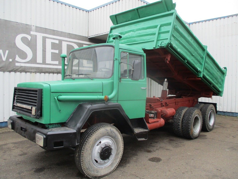 Iveco Magirus Deutz 256 , 6x6 , V8 , ZF Manual , 3way tipper , Spring suspension - Truk jungkit: gambar 1 Iveco Magirus Deutz 256 , 6x6 , V8 , ZF Manual , 3way tipper , Spring suspension - Truk jungkit: gambar 1
