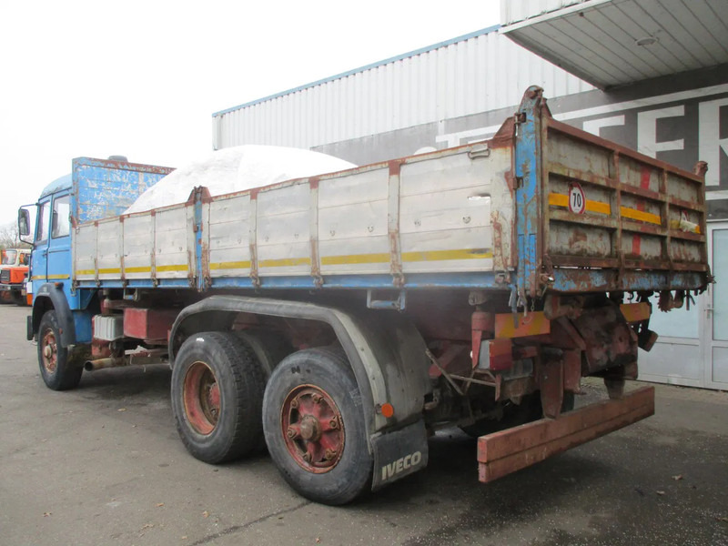 Iveco Turbostar 190-30 , Manual , V8 , 3 way tipper , Spring suspension , 6x2 - Truk jungkit: gambar 5 Iveco Turbostar 190-30 , Manual , V8 , 3 way tipper , Spring suspension , 6x2 - Truk jungkit: gambar 5