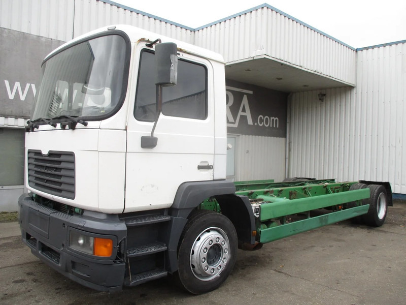 MAN 18.314 , Manual , 6 Cylinder - Truk sasis: gambar 1 MAN 18.314 , Manual , 6 Cylinder - Truk sasis: gambar 1