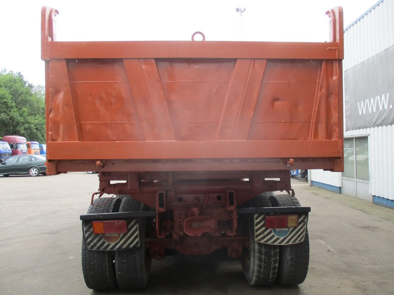 Truk jungkit MAN 26.321 6x4 , 3 way tipper , ZF Manual , Spring suspension: gambar 7 Truk jungkit MAN 26.321 6x4 , 3 way tipper , ZF Manual , Spring suspension: gambar 7