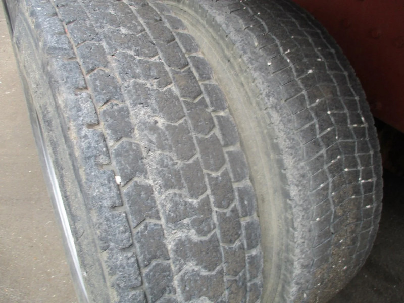 Truk jungkit MAN 26.321 6x4 , 3 way tipper , ZF Manual , Spring suspension: gambar 19 Truk jungkit MAN 26.321 6x4 , 3 way tipper , ZF Manual , Spring suspension: gambar 19