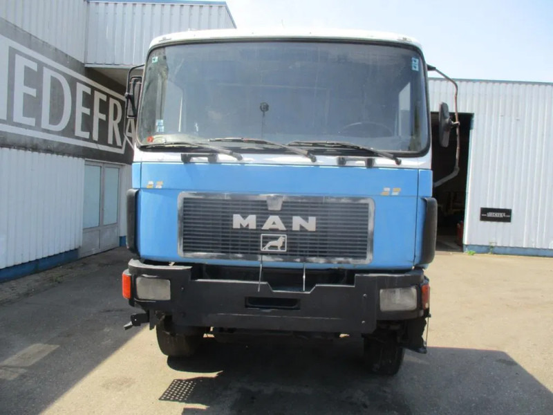 MAN 26.402 25.402 , ZF manual , 6x4 , Sping suspension - Truk sasis: gambar 5 MAN 26.402 25.402 , ZF manual , 6x4 , Sping suspension - Truk sasis: gambar 5