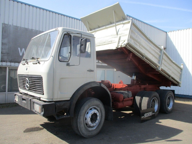 Mercedes-Benz 2633, V8 , ZF Manual , 6x4 , 3 Way tipper , Spring suspension - Truk jungkit: gambar 1 Mercedes-Benz 2633, V8 , ZF Manual , 6x4 , 3 Way tipper , Spring suspension - Truk jungkit: gambar 1