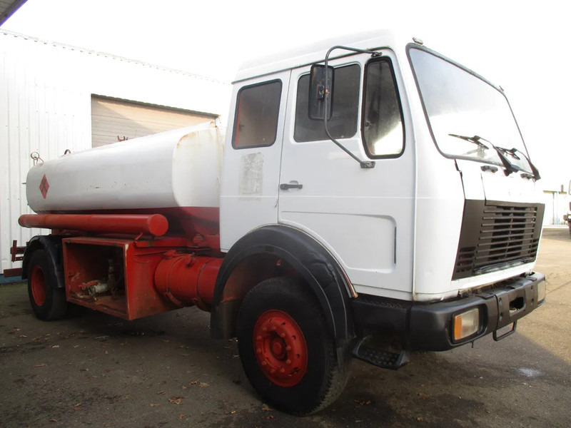 Mercedes-Benz FAP 1620 BD , Fuel truck , 4x2 , Manual , Spring suspension - Truk tangki: gambar 4 Mercedes-Benz FAP 1620 BD , Fuel truck , 4x2 , Manual , Spring suspension - Truk tangki: gambar 4