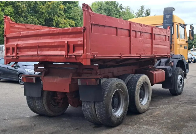 Renault G 300.26 , Manager , 6x4 , 3 Way-Tipper , Spring Suspension , Manual - Truk jungkit: gambar 3 Renault G 300.26 , Manager , 6x4 , 3 Way-Tipper , Spring Suspension , Manual - Truk jungkit: gambar 3