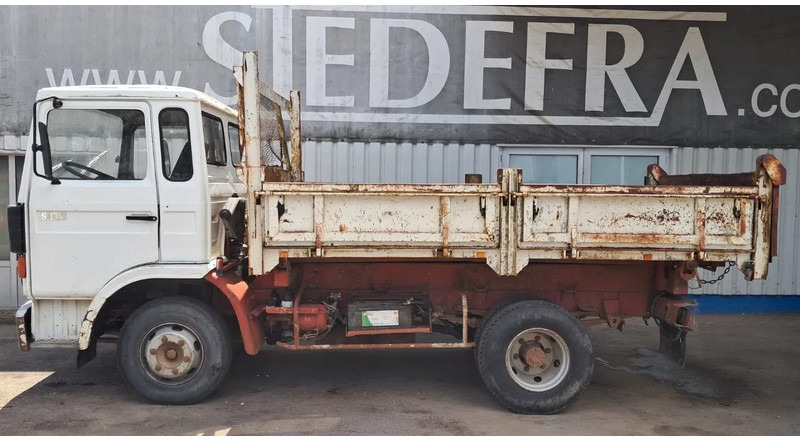 Renault Midliner S 130 , 6 Cylinder , 3 Way Tipper , Spring suspensiom - Truk jungkit: gambar 5 Renault Midliner S 130 , 6 Cylinder , 3 Way Tipper , Spring suspensiom - Truk jungkit: gambar 5