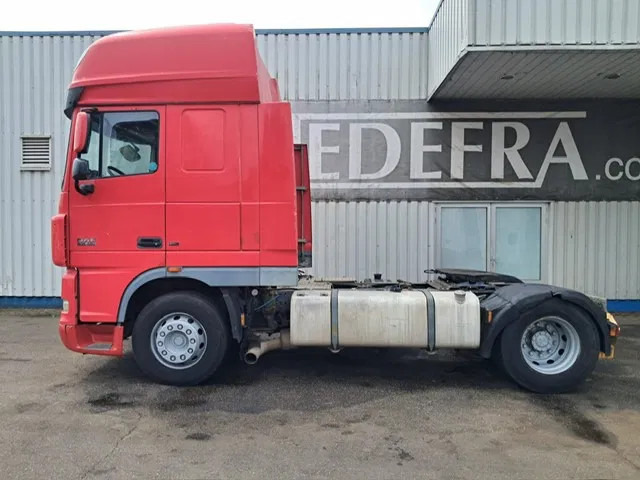 DAF XF 105 460 , Manual Gearbox , PTO , Tipper Hydraulics , Airco , Superspace Cab - Tractor head: gambar 2 DAF XF 105 460 , Manual Gearbox , PTO , Tipper Hydraulics , Airco , Superspace Cab - Tractor head: gambar 2