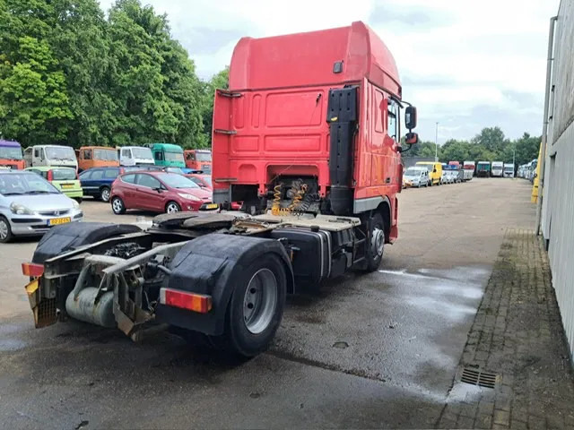 DAF XF 105 460 , Manual Gearbox , PTO , Tipper Hydraulics , Airco , Superspace Cab - Tractor head: gambar 3 DAF XF 105 460 , Manual Gearbox , PTO , Tipper Hydraulics , Airco , Superspace Cab - Tractor head: gambar 3