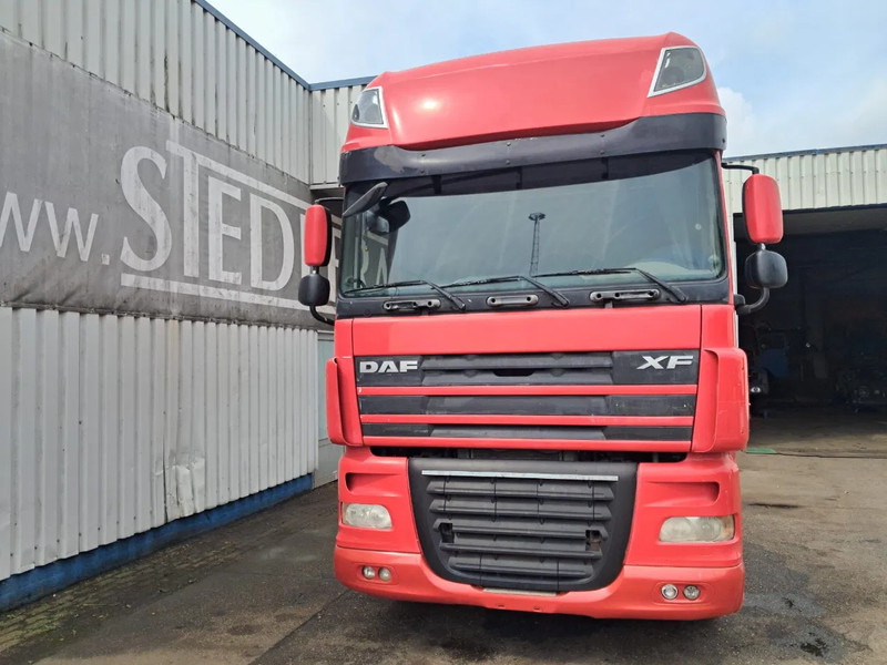 DAF XF 105 460 , Manual Gearbox , PTO , Tipper Hydraulics , Airco , Superspace Cab - Tractor head: gambar 5 DAF XF 105 460 , Manual Gearbox , PTO , Tipper Hydraulics , Airco , Superspace Cab - Tractor head: gambar 5