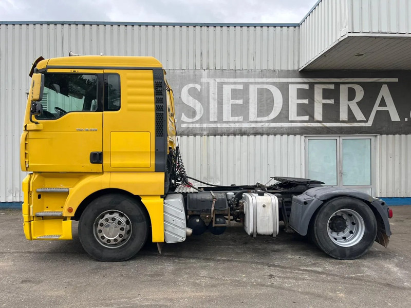 MAN TGA 18-390 , Manual Gearbox , Airco , PTO , Tipper hydraulics - Tractor head: gambar 2 MAN TGA 18-390 , Manual Gearbox , Airco , PTO , Tipper hydraulics - Tractor head: gambar 2