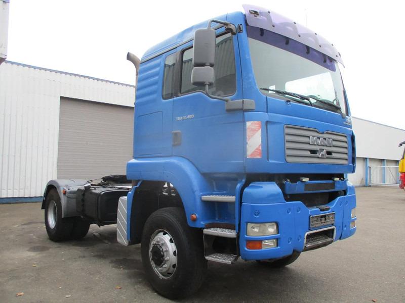 MAN TGA 18.480 /S , 4x4 , ZF Manual , Intarder , Airco - Tractor head: gambar 4 MAN TGA 18.480 /S , 4x4 , ZF Manual , Intarder , Airco - Tractor head: gambar 4