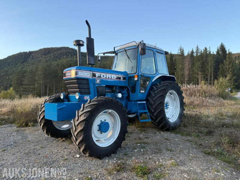 1984 Ford 8210 m/Turbo - mva fri traktor 5670 timer - Traktor: gambar 1 1984 Ford 8210 m/Turbo - mva fri traktor 5670 timer - Traktor: gambar 1