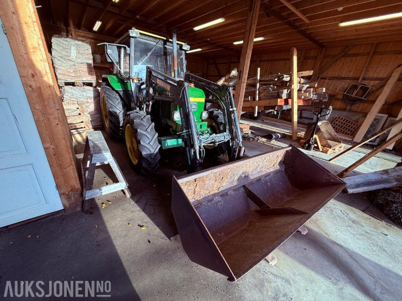 1984 John Deere 1140 4576 timer m/ Pallegafler, Grusskuffe, Snøskuffe, Kjetting - Traktor: gambar 2 1984 John Deere 1140 4576 timer m/ Pallegafler, Grusskuffe, Snøskuffe, Kjetting - Traktor: gambar 2