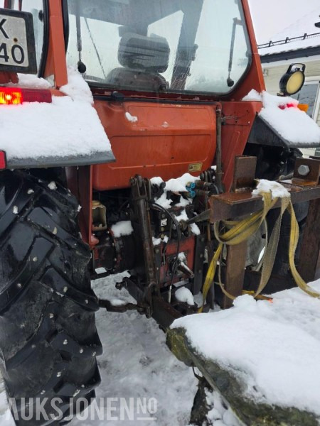 1986 Fiat 80-90 MVA FRI TRAKTOR MED FRONSKUFFE OG TRIMA FRONTLASTER - Traktor: gambar 4 1986 Fiat 80-90 MVA FRI TRAKTOR MED FRONSKUFFE OG TRIMA FRONTLASTER - Traktor: gambar 4