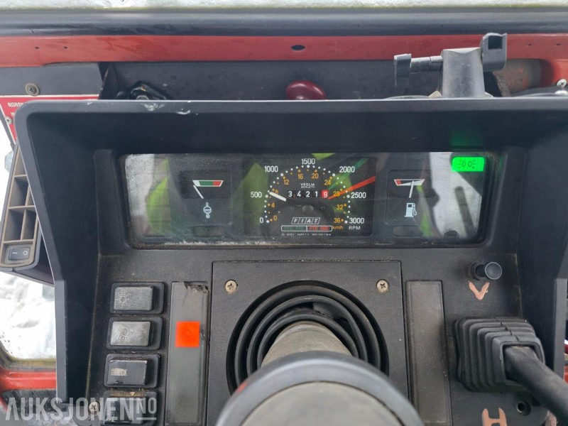 Traktor 1986 Fiat 80-90 MVA FRI TRAKTOR MED FRONSKUFFE OG TRIMA FRONTLASTER: gambar 19