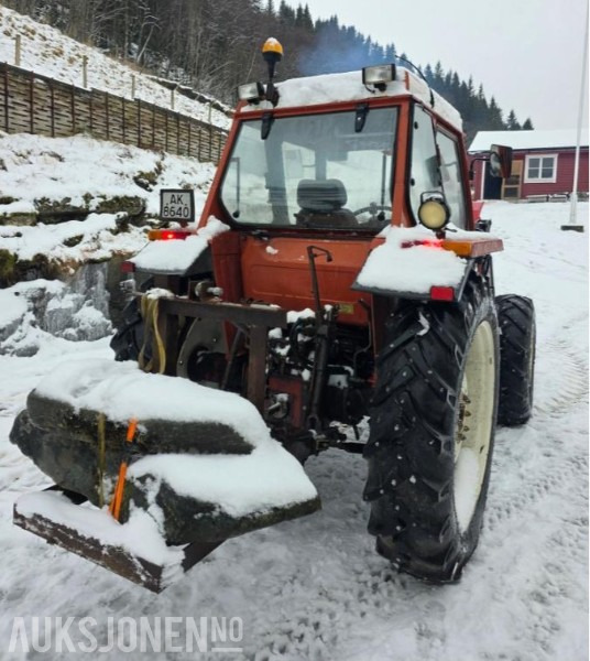 1986 Fiat 80-90 MVA FRI TRAKTOR MED FRONSKUFFE OG TRIMA FRONTLASTER - Traktor: gambar 5 1986 Fiat 80-90 MVA FRI TRAKTOR MED FRONSKUFFE OG TRIMA FRONTLASTER - Traktor: gambar 5