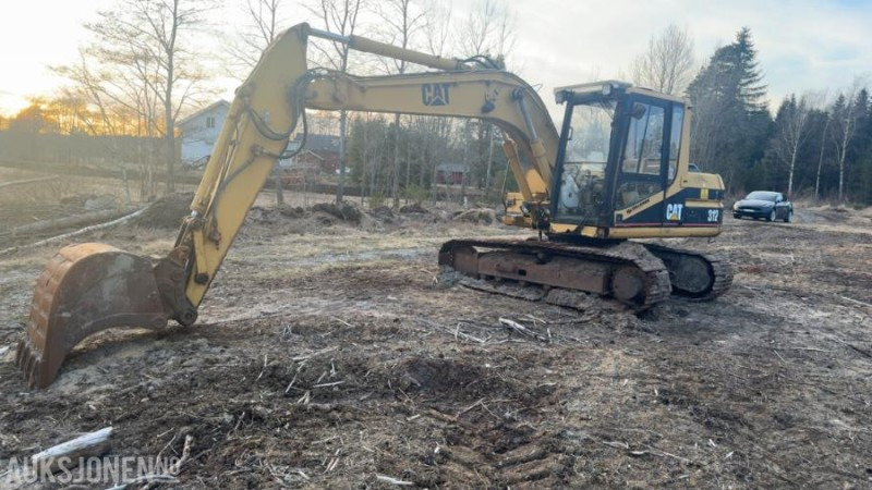 1994 Cat 312 gravemaskin med tannskuffe og pusseskuffe - Ekskavator: gambar 2 1994 Cat 312 gravemaskin med tannskuffe og pusseskuffe - Ekskavator: gambar 2
