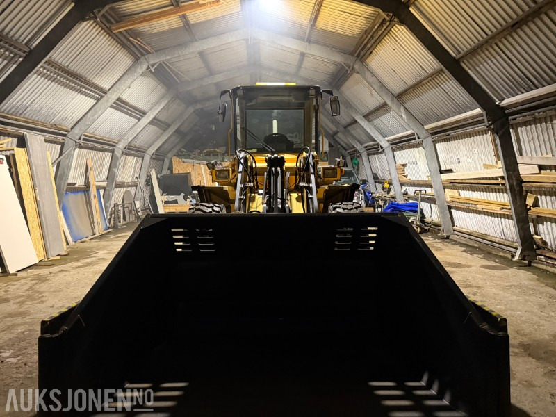 1996 Volvo L70C - Klappvinge - Sentralsmøring - 18 290t - Wheel loader: gambar 2 1996 Volvo L70C - Klappvinge - Sentralsmøring - 18 290t - Wheel loader: gambar 2